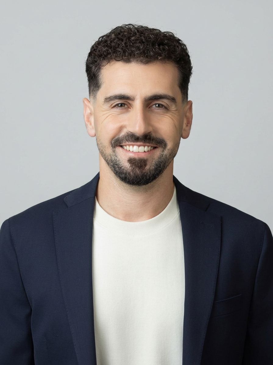 אביב עזרא
